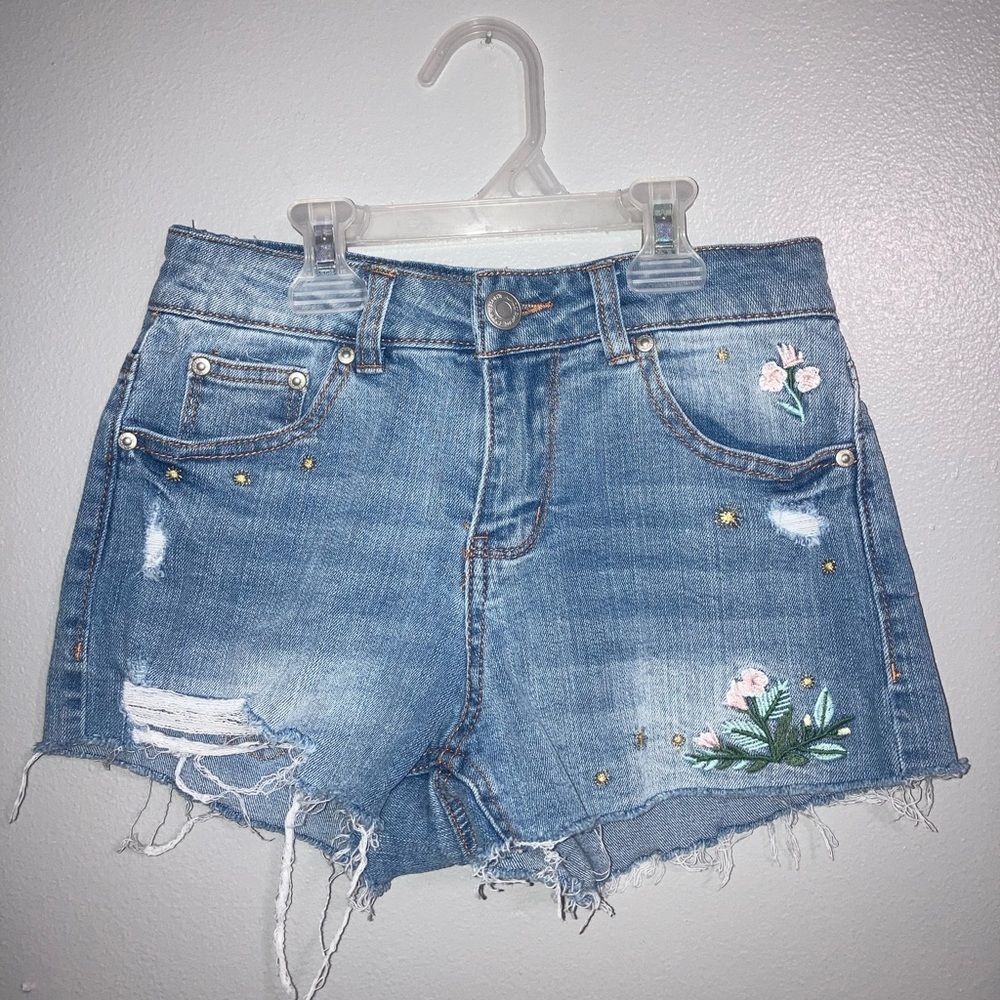 Embroidery Jean Shorts